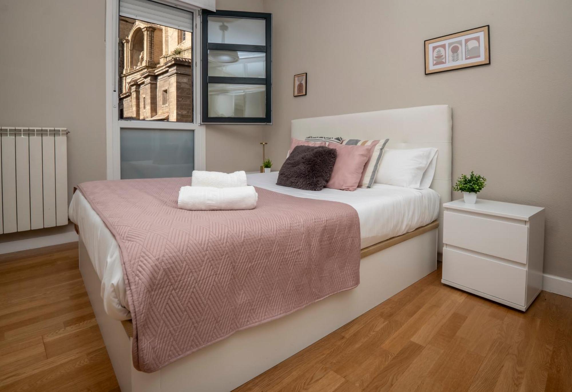 Santiago Tower Aire Ac Casco Antiguo By Apartamentos Logrono Logroño Exterior foto